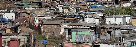 Ein großer Teil der Bevökerung lebt in sogenannten Townships (hier Muldersdrift bei Johannesburg).
