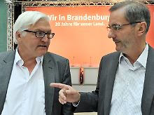 Frank-Walter Steinmeier (l.) sprach auf dem Parteitag der brandenburgischen SPD. 