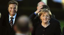 Außenminister Westerwelle und Kanzlerin Merkel erwiesen Köhler ebenfalls die Ehre.