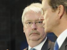 Hahn und Westerwelle. Die Zeiten, in denen der FDP-Chef unangreifbar war, sind vorbei.
