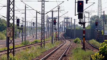 An der Bahnstrecke Berlin-Hannover bei Wustermark (Brandenburg). 