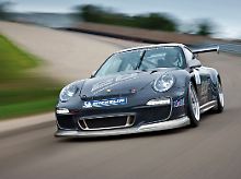 Inbegriff eines Sportwagens: Der Porsche 911 ist traditionell auch auf Rennstrecken unterwegs.
