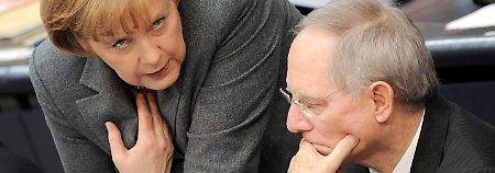 Merkel und Schäuble sind sich einig: Zunächst müsse der Haushalt konsolidiert werden.