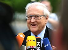  Rainer Brüderle applliert an die Geduld der Liberalen.