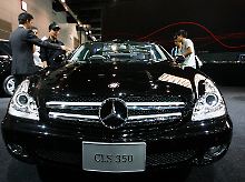 Gegenstand heißer Träume: Der neue Mercedes-Benz CLS 350 auf der International Motor Show in Bangkok.