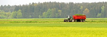 Um Trecker fahren zu dürfen, muss man nicht volljährig sein: Den Führerschein dürfen Jugendliche schon mit 16 Jahren machen.