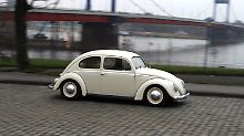 Altes Auto mit neuem Herzen: Unter dem Blechkleid dieses  VW Käfers sorgt ein Elektromotor für geräuschlosen Vortrieb.
