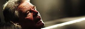 Gauck 2010 bei der Wahl des Bundespräsidenten. Er kandidiert für SPD und Grüne. Erst im dritten Wahlgang setzt sich der Kandidat von Union und FDP, Christian Wulff, durch.