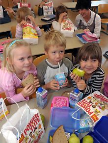 Gemeinsame Mahlzeiten tragen zur Gesundheit von Kindern bei.