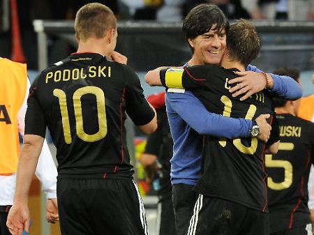Bundestrainer Joachim Löw kann durchaus zufrieden sein mit seinem Team. Ist er auch.