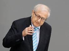 "Wir dürfen nicht ständig über unsere Verhältnisse leben", mahnt der Wirtschaftsminister.