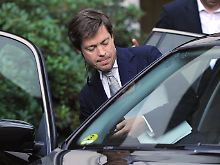 Nicolas Berggruen verlässt die Karstadt-Hauptverwaltung in Essen.