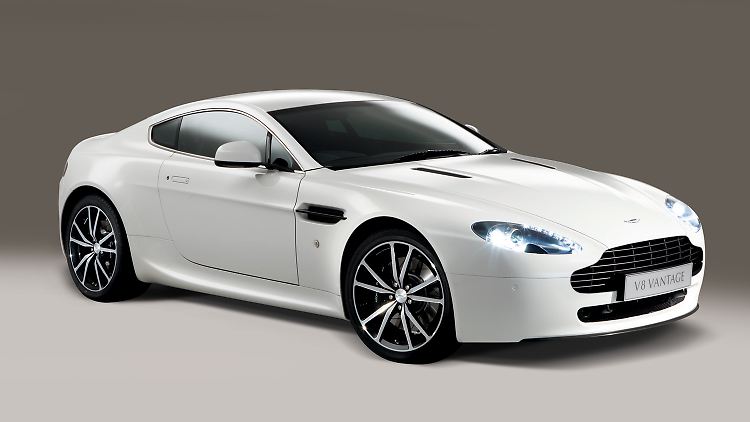 Kommt im Herbst mit mehr Karbon: Der Aston Martin V8 Vantage als Sonderedition.
