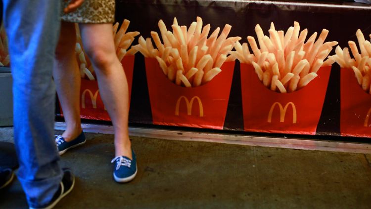 Immer öfter gehen die Menschen offenbar einfach an den Pommes vorbei.