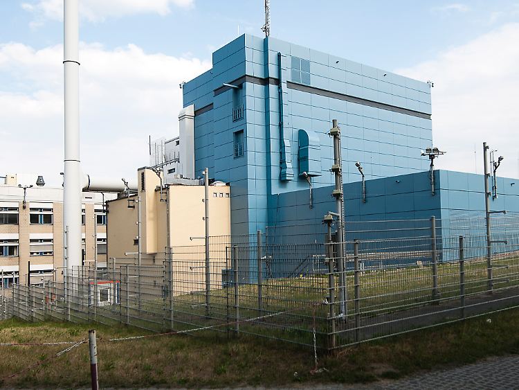 Die Flugroute wäre zu nah an dem Forschungsreaktor des Helmholtz-Zentrums in Wannsee, entscheidet das Gericht,