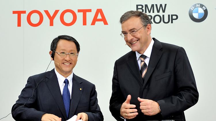 Glückliche Autokonzern-Chefs: Akiyo Toyoda und Norbert Reithofer