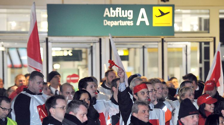 Auch am Freitag streit das Sicherheitspersonal an den Flughäfen Düsseldorf und Köln/Bonn.