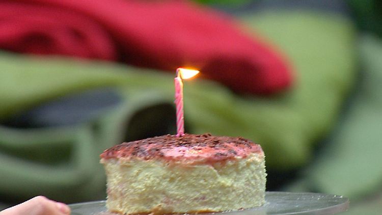 Das Küchlein hatte zwar Kakerlaken-Kontakt, sieht aber immer noch hübsch aus.