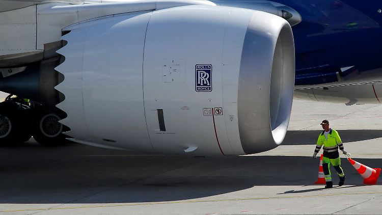 Entworfen für den spritsparenden Flug durch die Lüfte: Das Steuerbord-Triebwerk einer 787 in Tegel.