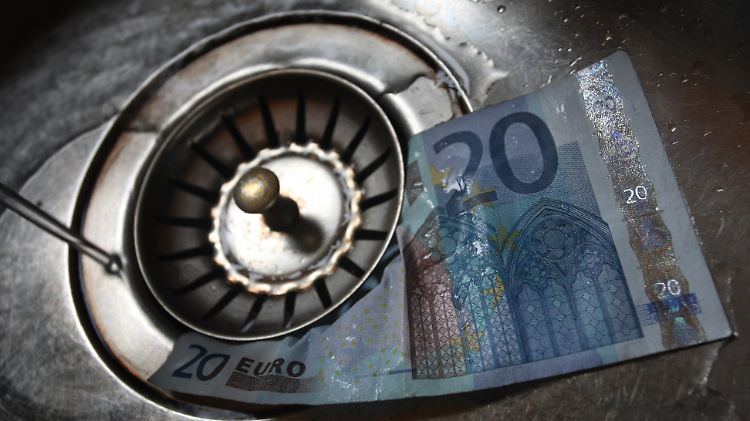 In Portugal sollen die Preise durch die Wasser-Privatisierung in einzelnen Gemeinden bis zu 400 Prozent gestiegen sein.