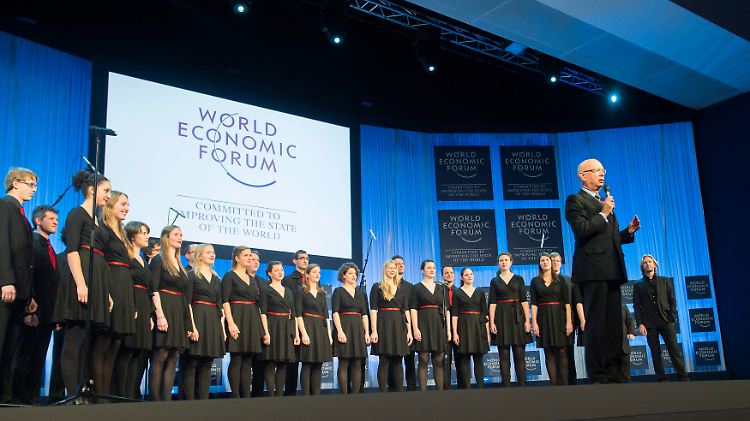 WEF-Gründer Klaus Schwab spricht bei der letzten Diskussionsrunde der diesjährigen Veranstaltung.