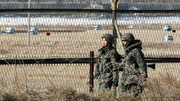 Südkoreanische Soldaten patrouillieren an der demilitarisierten Zone zwischen den beiden Koreas.