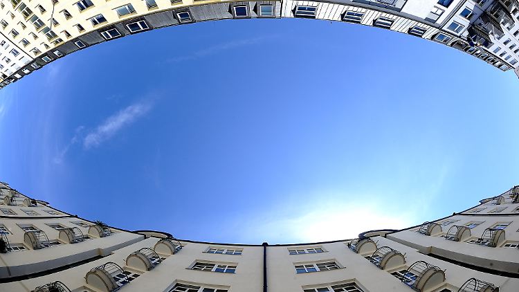 Für Eigennutzer und Anleger wird es zunehmend schwieriger erschwingliche Immobilien in guter Lage zu erwerben.