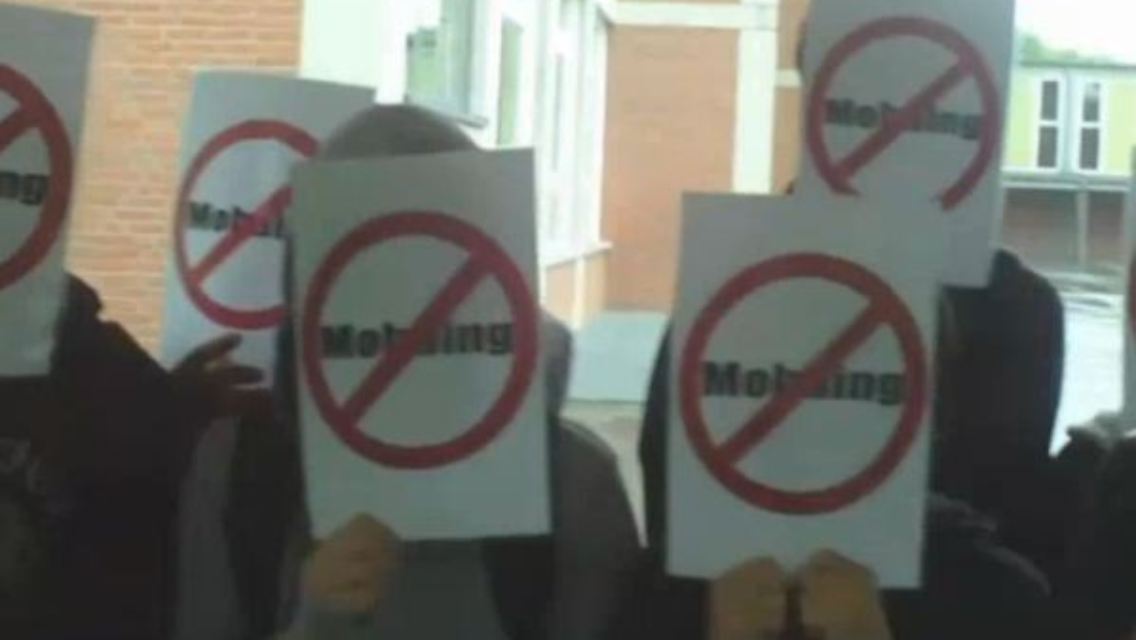 mobbing.JPG