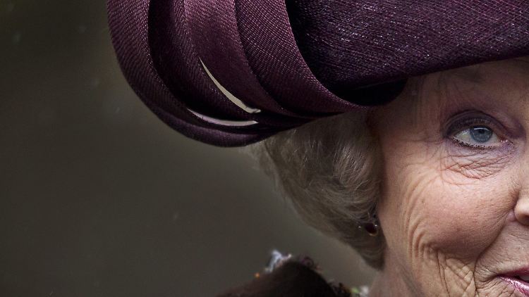 Königin Beatrix verschwindet von der Bildfläche.