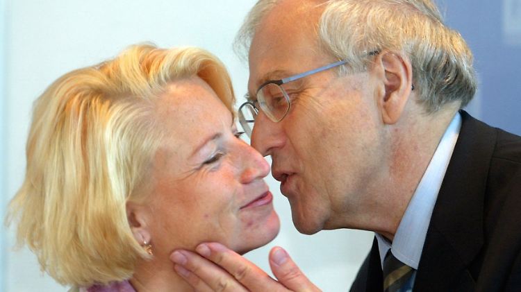 Wie viel Nähe ist noch legitim? Brüderle mit Parteikollegin Pieper.