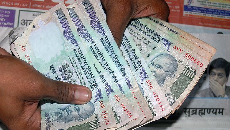 Der Reservesatz fällt: Die indische Notenbank setzt zusätzliche Milliarden an Rupien frei.
