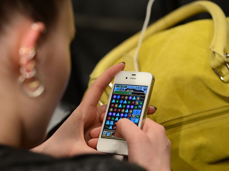 Smartphones mögen mitunter stören, schlecht für die Augen sind sie nicht.