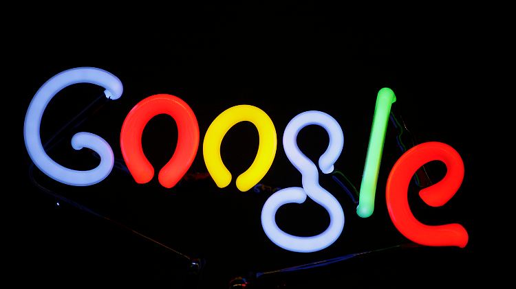 Der Name Google ist eine Anlehung an Googol, die Bezeichnung für eine 1 mit 100 Nullen.