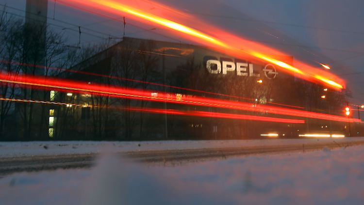 Rot: Bei Opel könnten diese Farbe ziemlich viele sehen, denn Management und Gewerkschaft verhandeln um Einsparungen.