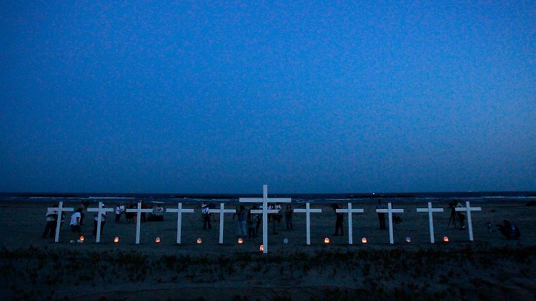 Bei dem Unglück starben elf Arbeiter, hunderte Millionen Liter Erdöl strömten ins Meer.