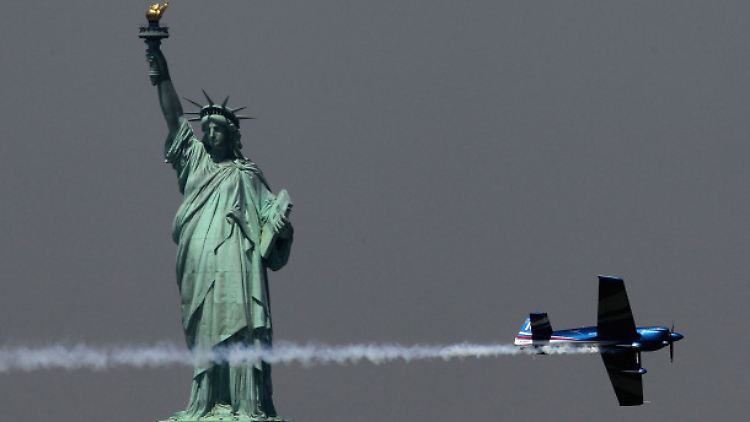 Rennen in New York: Die Schauplätze des Red Bull Air Race sind Weltstädte ...