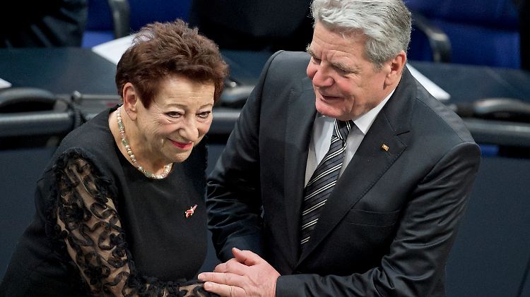 Inge Deutschkron mit Bundespräsident Joachim Gauck.
