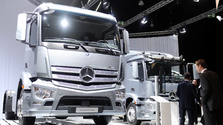 Daimler will in der Lkw-Sparte Stellen abbauen.