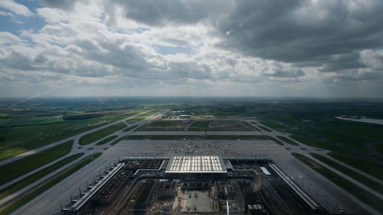 Wann der Flughafen eröffnet werden kann, ist noch völlig offen.