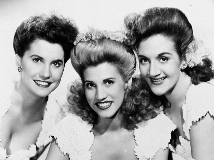 Die Andrews Sisters im Jahr 1947. Rechts ist Patty Andrews.