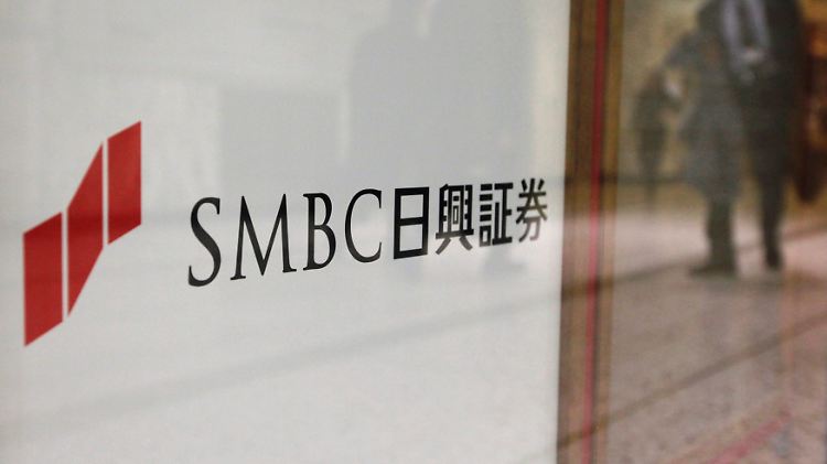 Das Logo der SMBC Nikko Securities Inc in Tokio. Die Sumitomo Mitsui Financial Group (SMFG) meldete eine Steigerung des Nettogewinns um 34 Prozent für die neun Monate bis Dezember.