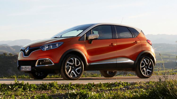 Der Captur bietet trotz seiner kompakten Länge von 4,12 Metern großzügige Platzverhältnisse für Passagiere und Gepäck.