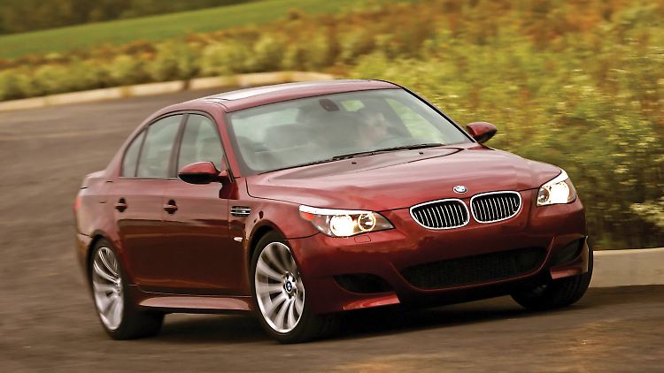 Der BMW M5 steht ebenso vor dem vorläufigen Aus ...