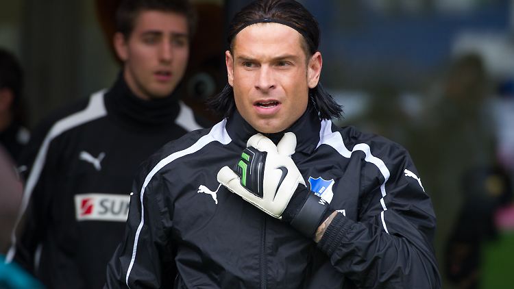 Tim Wiese ist ein Spitzenkeeper, sagt 1899 Hoffenheim. Trotzdem darf er für Hoffenheim erstmal nicht mehr spielen.
