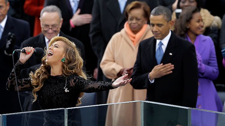 Beyoncé gibt zu: Während ihres Auftritts bei der feierlichen Amtseinführung von US-Präsident Obama lief ein Playback. Aber gesungen hat sie auch.