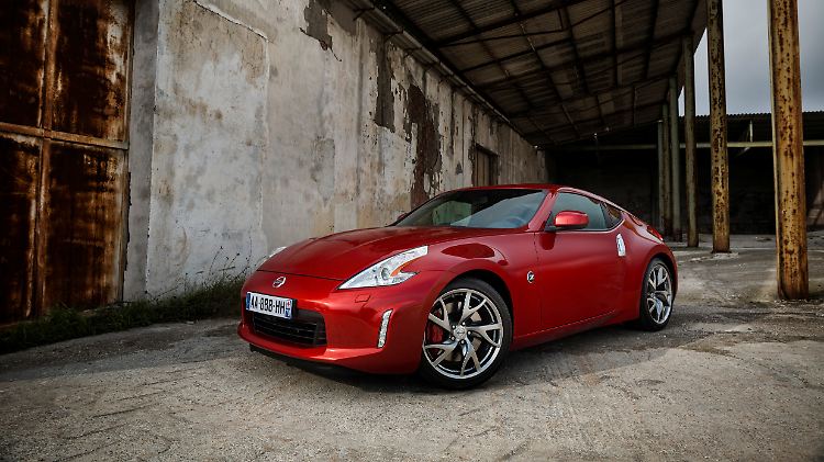 Nismo (für Nissan Motorsport) hält als Label für besondere Fahrleistungen und dynamische Optik nach und nach in verschiedenen Modellen der Marke Einzug.