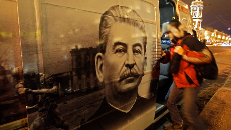 Einer der Stalin-Busse.