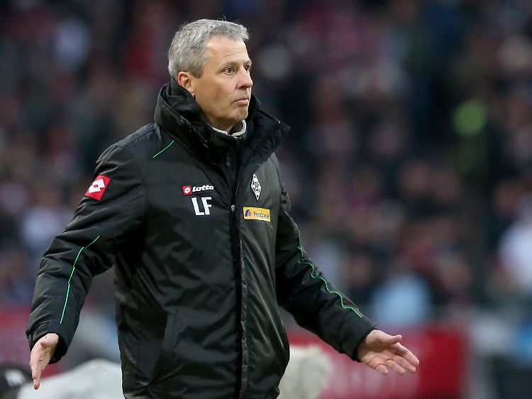 Neun Pflichtspiele ohne Niederlage, dann kam Nürnberg: Gladbach-Coach Favre nahm es ungern zur Kenntnis.