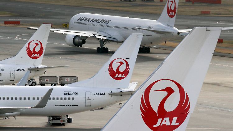 Nach All Nippon Airways prüft nun auch die JAL mögliche Schadenersatzansprüche gegen Boeing wegen der Pannenserie beim Dreamliner.