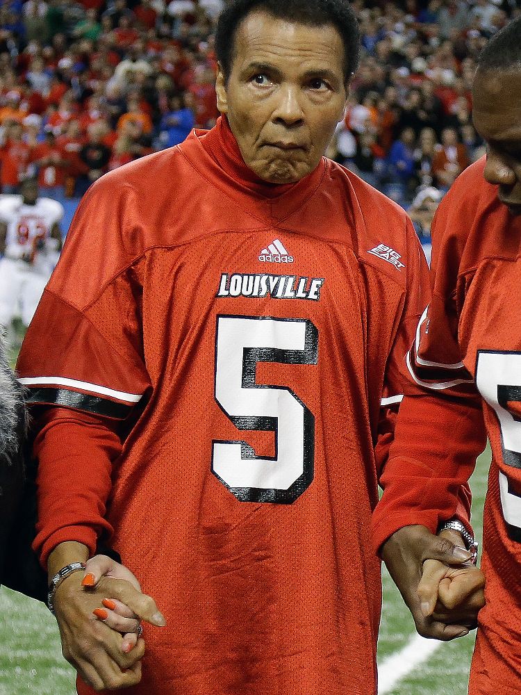 Gezeichnet von seiner Krankheit: Ali Anfang Januar 2013 beim Sugar Bowl, dem College-Footbal-Finale.